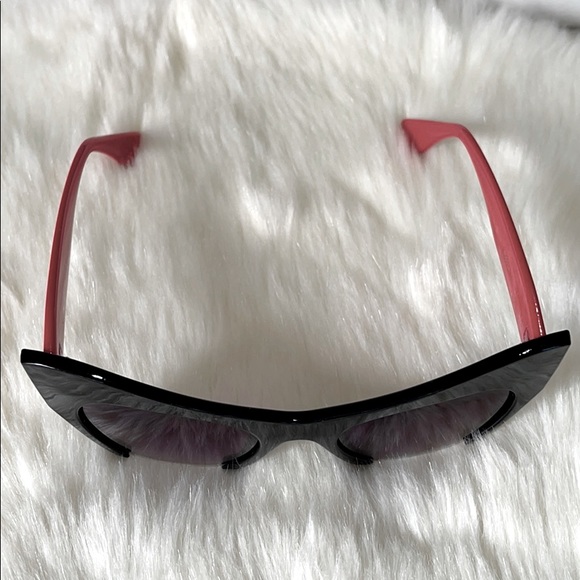 2 for $22 Sunglasses - Picture 4 of 4